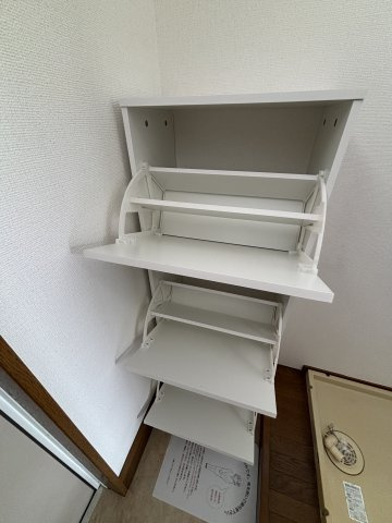 アミューズシバタＣ棟の玄関