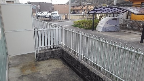 ハックベリーＳ　Ａのバルコニー