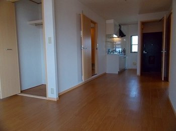 メゾンサンシャインの居間・リビング