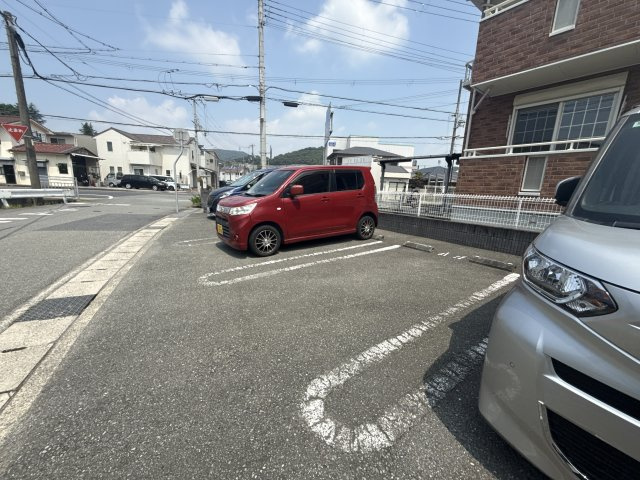 ブリーゼの駐車場