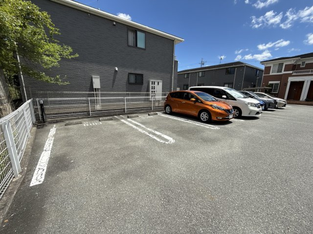 カーサ　プラシードⅡ番館の駐車場