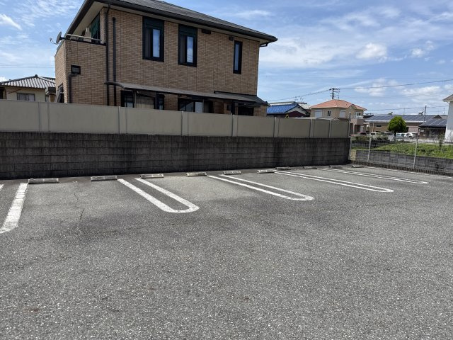 ソレイユの駐車場