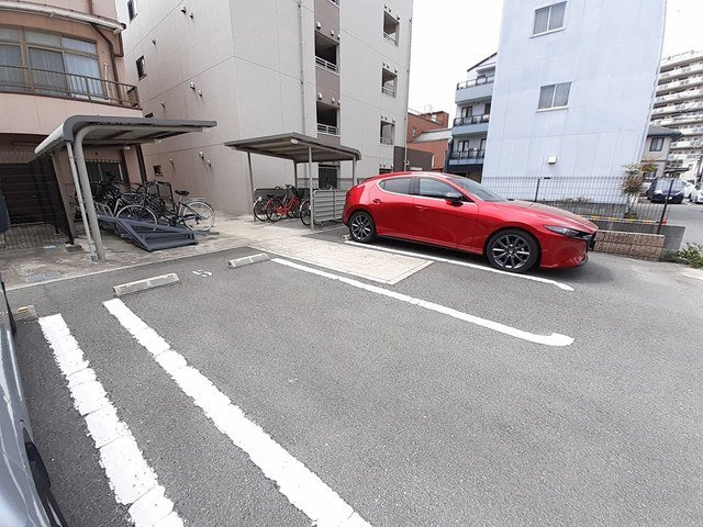Ａｍｅｎｉｔｙ　Ｗｅｓｔの駐車場