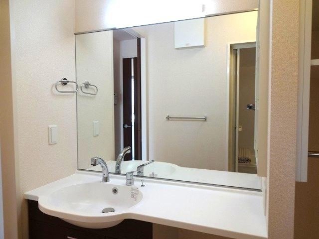 Ｄ－ｒｏｏｍ赤塚　Bの洗面所|コンパクトで使いやすい洗面所