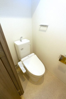 【トイレ】 | 旧：LIME RESIDENCE MINAMI GYOTOKU | 参考写真（同物件別部屋）