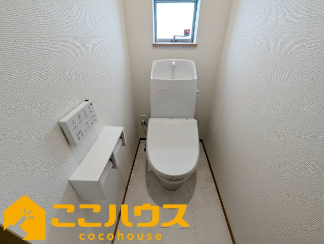 名護市宇茂佐1556番　新築戸建て　全7棟　D号棟のトイレ|2階トイレ