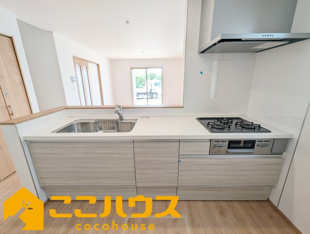 名護市宇茂佐1556番　新築戸建て　全7棟　D号棟のキッチン|家事のしやすいシステムキッチン