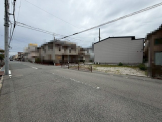 【前面道路含む現地写真】 | 海山町４丁　売土地 | お客様にとって最良のマイホームが見つかりますよう、イエストアが全力でお手伝いさせていただきます！いつでもお気軽にお問い合わせ下さい♪