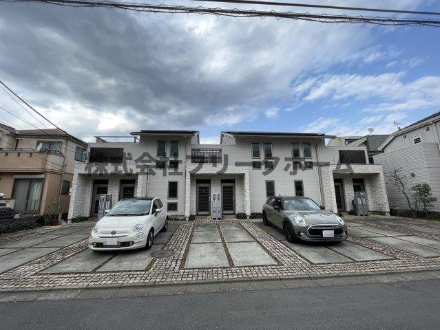 小金井市緑町５丁目のアパートの駐車場