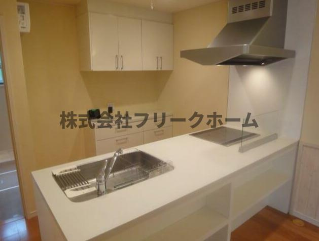 小金井市緑町５丁目のアパートのキッチン