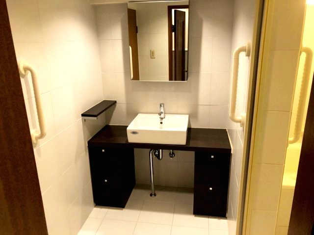 ローズハイツ芦屋(オーナーチェンジ)の独立洗面台