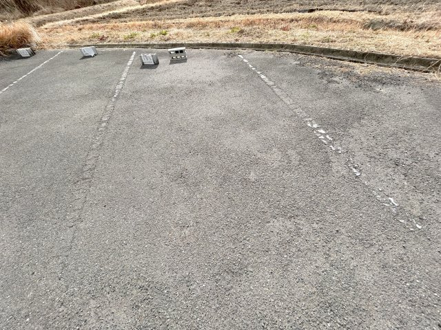 サンコート飛鳥の駐車場