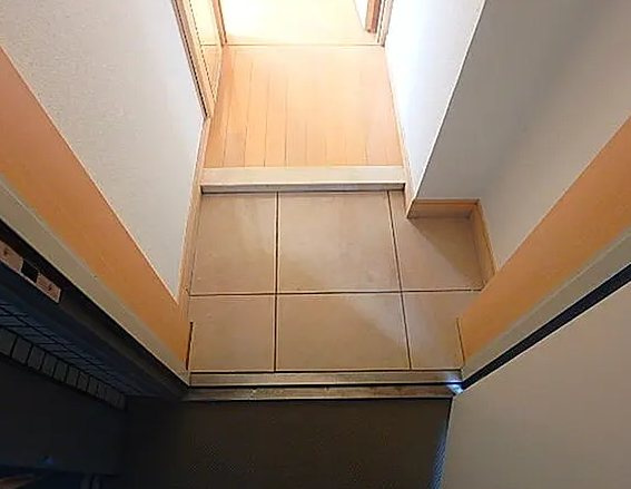 エテルノ池袋オーヴェストの玄関