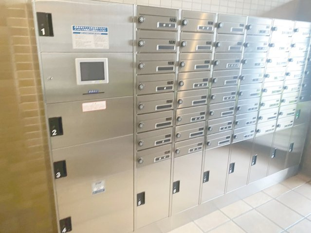 ヒルズ夙川のロビー