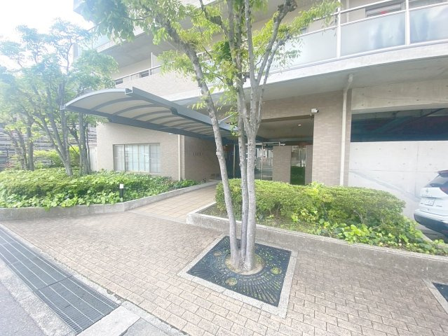 ヒルズ夙川のエントランス