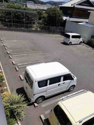 【駐車場】 | スカイリーフ | 駐車スペースもあります