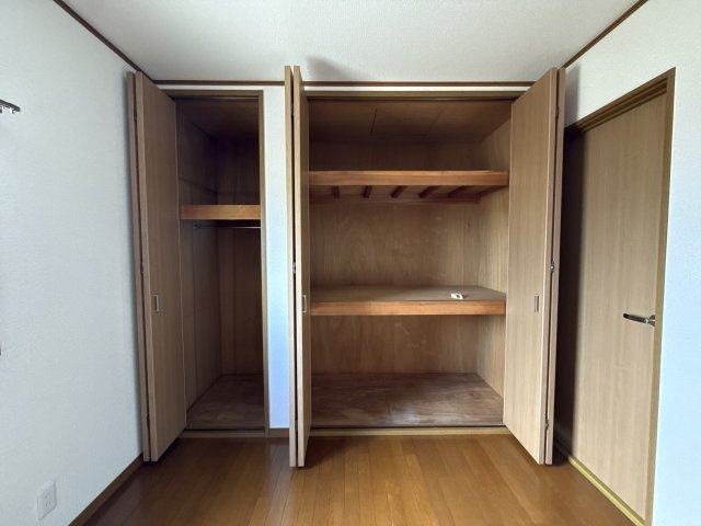 飾磨区中島二丁目戸建の収納