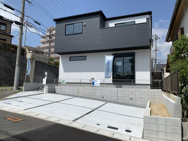 神戸市西区伊川谷町有瀬期　新築戸建の前面道路含む現地写真
