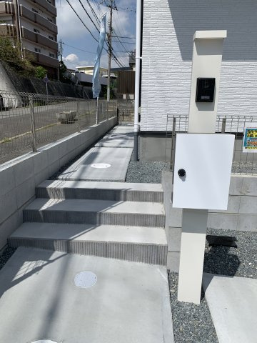 神戸市西区伊川谷町有瀬期　新築戸建のエントランス