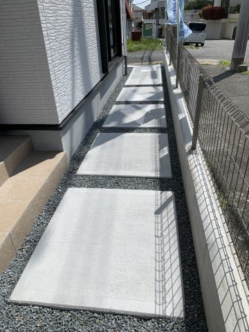 神戸市西区伊川谷町有瀬期　新築戸建のエントランス