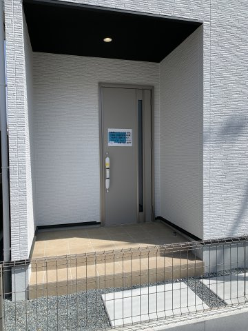 神戸市西区伊川谷町有瀬期　新築戸建の玄関