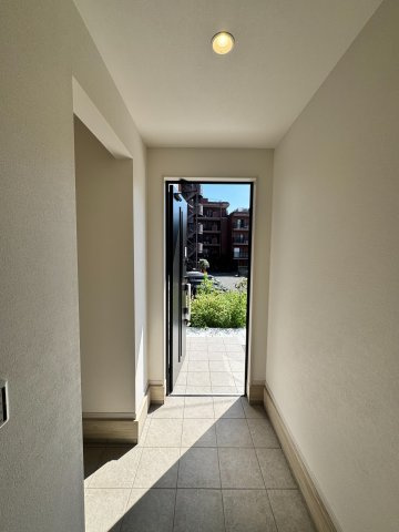 入間市下藤沢新築戸建の玄関
