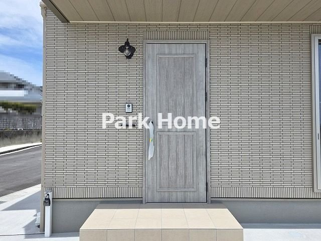南国市大そね甲 -1号地　新築戸建ての玄関