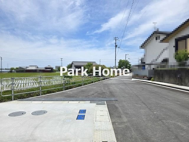 南国市大そね甲 -1号地　新築戸建ての前面道路含む現地写真