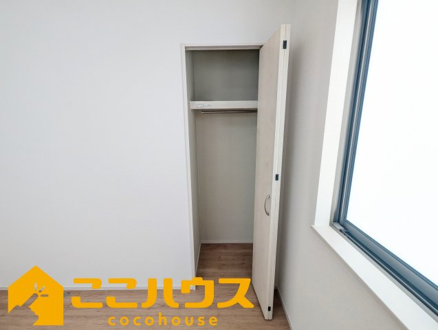 名護市宇茂佐1556番　新築戸建て　全7棟　E号棟の収納|洋服が多い方でも安心の収納力