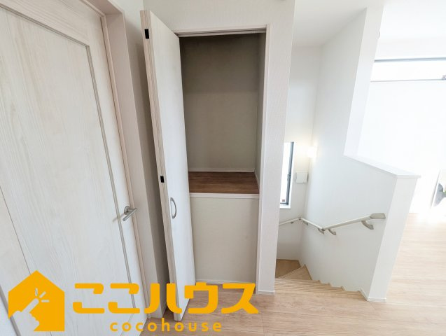 名護市宇茂佐1556番　新築戸建て　全7棟　E号棟の収納|廊下収納もございます