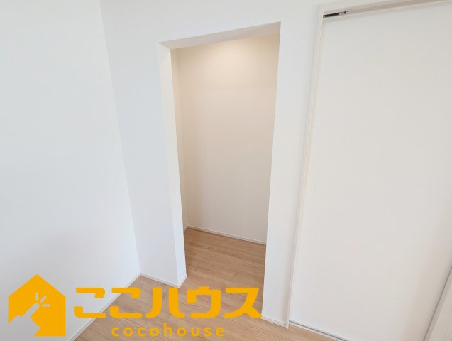 名護市宇茂佐1556番　新築戸建て　全7棟　E号棟の収納|あると嬉しいパントリー