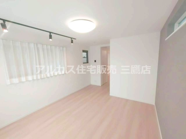 小田急線 千歳船橋駅 バス14分 中古戸建 世田谷区千歳台5丁目の居間・リビング