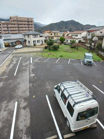 ボンヌールの駐車場|車をお持ちの方に嬉しい駐車場付きの物件です