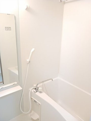 ソレイユＳ１の浴室|日々の疲れを癒すお風呂付です
