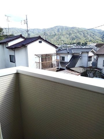 オーブメゾンのバルコニー|落ち着いた時間を過ごせるバルコニーです