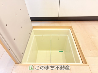 【収納】 | LiveleGarden.S　下野烏ケ森　 | 調味料やお米の収納にあると便利な床下収納付き