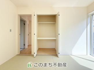 【和室】 | LiveleGarden.S　下野烏ケ森　 | お子様のお昼寝スペースやプレイルーム・家事室・客間など、多目的にお使いいただけます。
