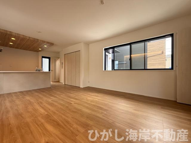 茅ケ崎市松林１丁目　新築戸建　全31区画の居間・リビング|18.2帖　LDK