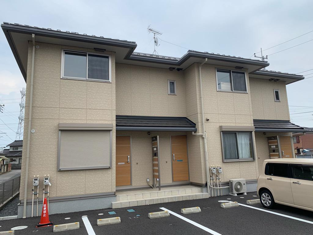 シャルメ・ドミールＢの駐車場