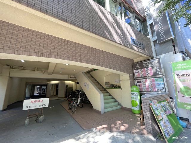 西浦ビル　仲介手数料無料のエントランス
