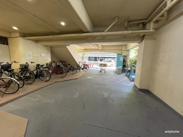 西浦ビル　仲介手数料無料の駐車場