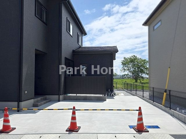 南国市大そね甲 -2号地　新築戸建ての駐車場