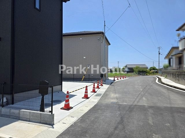 南国市大そね甲 -2号地　新築戸建ての前面道路含む現地写真