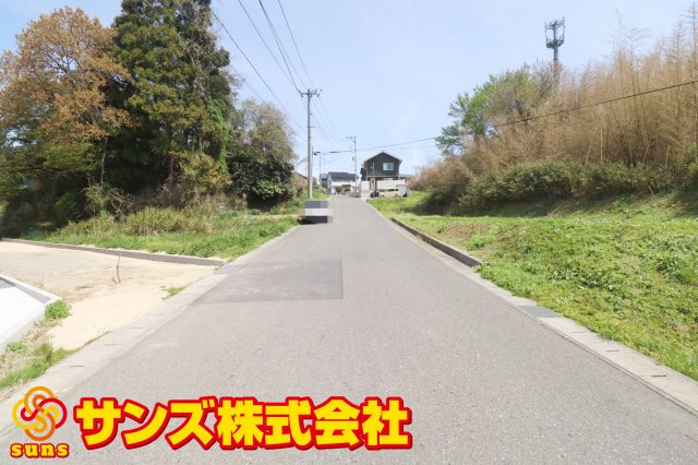 【売地】本宮市本宮字大森　　　まゆみ小学校・本宮第1中学校の外観|南東側前面道路