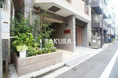【エントランス】 | ARKADIA川崎 | 管理の行き届いたエントランスです♪