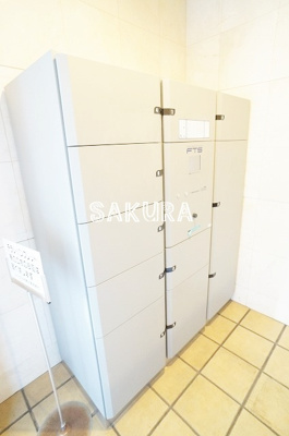 【その他共用部分】 | レックス本郷台グレシアスコート | 外出の多い方でも安心の宅配ボックス付き♪