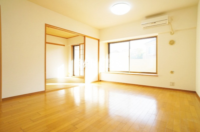 【居間・リビング】 | レックス本郷台グレシアスコート | 開放感のあるゆったりとしたお部屋です♪