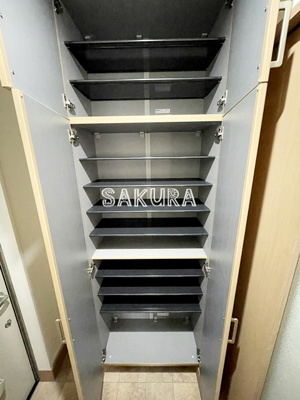 【玄関】 | ピース妙蓮寺Ⅲ | ゆとりある玄関スペース♪