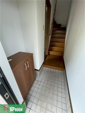 クォール丸山Aの玄関