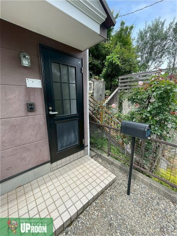 クォール丸山Aのエントランス